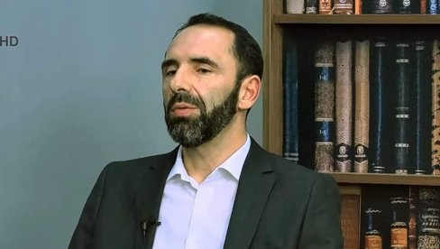PORUKA SPP MILU ĐUKANOVIĆU: Bošnjaci nisu po tvojim džepovima, već na svetloj stranici političke scene Crne Gore PORUKA SPP MILU ĐUKANOVIĆU: Bošnjaci nisu po tvojim džepovima, već na svetloj stranici političke scene Crne Gore