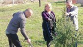 ŠIRI SE PARK PRIJATELJSTVA: Novo pravilo Poljoprivredne škole Vršac ŠIRI SE PARK PRIJATELJSTVA: Novo pravilo Poljoprivredne škole Vršac