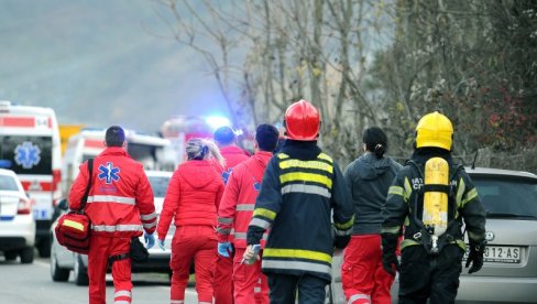 УЖАС У СРБИЈИ: Мушкарац се полио бензином и запалио наочиглед пролазника