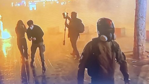 GORI TRG REPUBLIKE: Novi protesti u Parizu (FOTO) GORI TRG REPUBLIKE: Novi protesti u Parizu (FOTO)