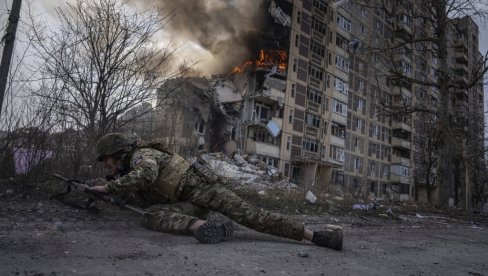 RAT U UKRAJINI: Žestoke borbe za Avdejevku i Bahmut; Amerika šalje stare abramse Kijevu (MAPA/FOTO/VIDEO)