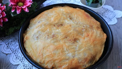 NE MORATE IĆI U PEKARU: Napravite DOMAĆI BUREK SA MESOM (VIDEO) NE MORATE IĆI U PEKARU: Napravite DOMAĆI BUREK SA MESOM (VIDEO)