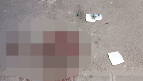 UDRI, UBIJ: Pojavio se snimak tuče navijača na Novom Beogradu (VIDEO) UDRI, UBIJ: Pojavio se snimak tuče navijača na Novom Beogradu (VIDEO)