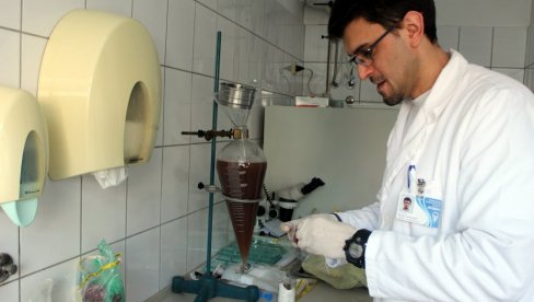 SRBIJI PRETI BESNILO: Još jedna zaraza parazitom lisice, zbog namnoženih zveri i rata na udaru čovek i domaće životinje SRBIJI PRETI BESNILO: Još jedna zaraza parazitom lisice, zbog namnoženih zveri i rata na udaru čovek i domaće životinje