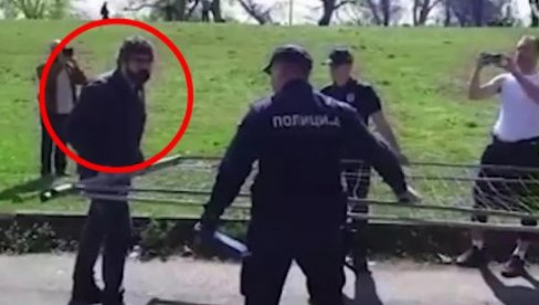 LAZOVIĆ VERBALNO NAPAO POLICIJU: Psovao i vikao na policajce (VIDEO) LAZOVIĆ VERBALNO NAPAO POLICIJU: Psovao i vikao na policajce (VIDEO)