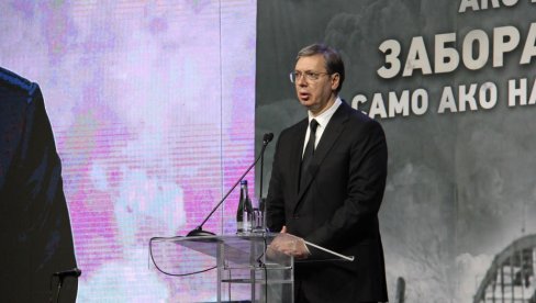 DA SE JEDINSTVENO BORIMO ZA NAŠU SRBIJU Predsednik Vučić poslao snažnu poruku (VIDEO) DA SE JEDINSTVENO BORIMO ZA NAŠU SRBIJU Predsednik Vučić poslao snažnu poruku (VIDEO)