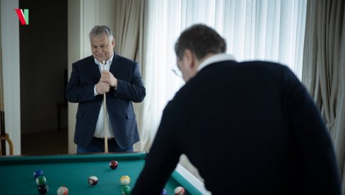 DAŠAK SVEŽEG VAZDUHA U BEOGRADU: Orban odigrao partiju bilijara sa Vučićem (FOTO) DAŠAK SVEŽEG VAZDUHA U BEOGRADU: Orban odigrao partiju bilijara sa Vučićem (FOTO)