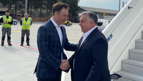 NAŠE PRIJATELJSTVO JE SNAŽNO I ISKRENO: Ministar Siniša Mali ispratio Viktora Orbana (FOTO) NAŠE PRIJATELJSTVO JE SNAŽNO I ISKRENO: Ministar Siniša Mali ispratio Viktora Orbana (FOTO)