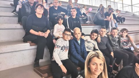 IGRALI ZA ANDREJA (12): Humanitarni odbojkaški turnir održan u LJuboviji IGRALI ZA ANDREJA (12): Humanitarni odbojkaški turnir održan u LJuboviji