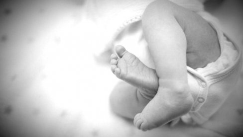 ПРЕТУЖНО: Тело бебе пронађено у канти за смеће, полиција хитно реаговала
