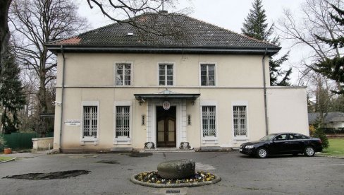 FELJTON - NEMCI OPTUŽUJU SRBIJU ZA KOMUNISTIČKU PROŠLOST: U specijalnom vozu vratili Lenjina, dali novac za Oktobarsku revoluciju FELJTON - NEMCI OPTUŽUJU SRBIJU ZA KOMUNISTIČKU PROŠLOST: U specijalnom vozu vratili Lenjina, dali novac za Oktobarsku revoluciju