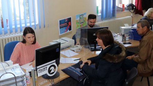POMOĆ POLJOPRIVREDNICIMA: Opština Kladovo otvorila tri šaltera POMOĆ POLJOPRIVREDNICIMA: Opština Kladovo otvorila tri šaltera
