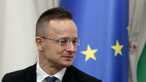 SIJARTO PORUČIO TUSKU: Umesto da širite laži, dođite u Budimpeštu