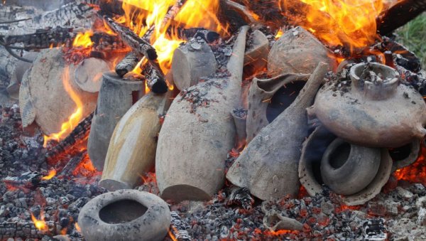 СРПСКО БЛАГО СА ЛИСТЕ УНЕСКО: Почиње чувена колонија злакушке керамике