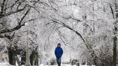 TEMPERATURE PALE ISPOD -30, BIĆE JOŠ HLADNIJE: Stigli sneg sa grmljavinom, polarni udar i mećava