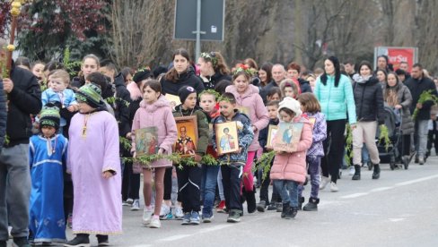 СУТРА ОБЕЛЕЖАВАМО ЛАЗАРЕВУ СУБОТУ: Ево ко се највише радује овом дану и који се обичаји за њега везују