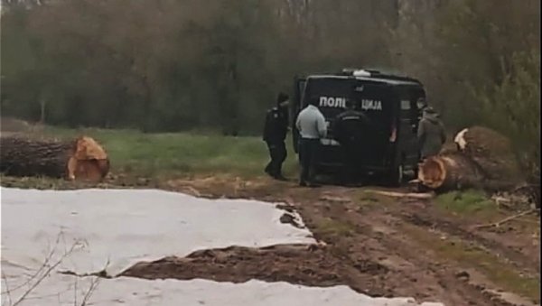 НА ЗАПАДНОЈ МОРАВИ СПРЕЧЕН НЕЗАКОНИТ РИБОЛОВ: Осумњичена два лица, нађене и мреже(ФОТО)