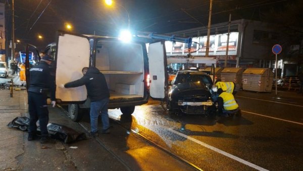 ПОДИГНУТА ОПТУЖНИЦА ЗБОГ ТЕШКЕ НЕСРЕЋЕ НА БУЛЕВАРУ: Аутом ударио двоје пешака на пешачком - младић преминуо на лицу места