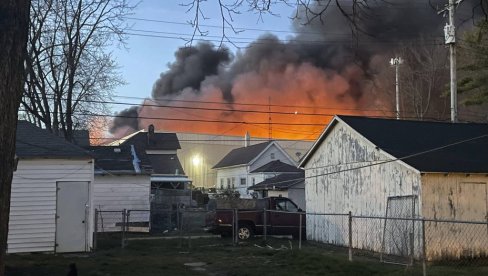 OTROVAN DIM SE ŠIRI IZ FABRIKE U SAD: Požar u postrojenju, evakuisano 2.000 ljudi