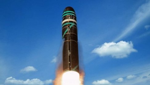 ФРАНЦУСКА ИЗДВАЈА 8,5 МИЛИЈАРДИ ЕВРА ЗА ДРОНОВЕ И РАКЕТЕ Политико: Повећање залиха до 400 одсто до 2030. године