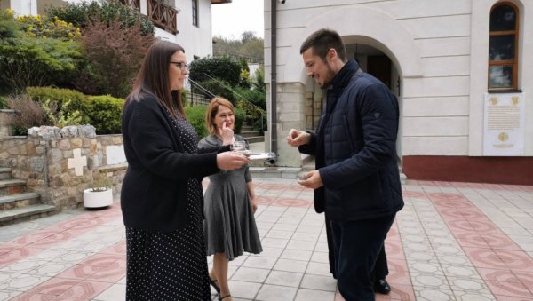 СВЕ ЈЕ СПРЕМНО ЗА ВЕЛИКИ ХУМАНИТАРНИ СПЕКТАКЛ: Никола Роквић стигао у Врање