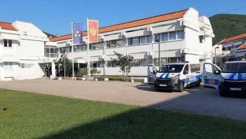 PROTERAĆE GA IZ CRNE GORE: Srbin u Budvi vozio pod dejstvom heroina, osuđen na 32 dana zatvora PROTERAĆE GA IZ CRNE GORE: Srbin u Budvi vozio pod dejstvom heroina, osuđen na 32 dana zatvora