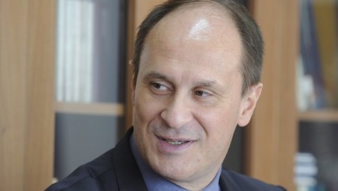 ČLAN VST BORIS PAVLOVIĆ NA KOPAONIKU O KATASTROFALNOJ SITUACIJI U VST: Pred punom salom prozivao Branka Stamenkovića ČLAN VST BORIS PAVLOVIĆ NA KOPAONIKU O KATASTROFALNOJ SITUACIJI U VST: Pred punom salom prozivao Branka Stamenkovića