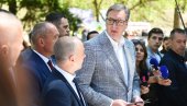 ВУЧИЋ: Звао ме је Пикси - он и Дејан Савићевић су одушевљени ауто-путем кроз Грделицу ВУЧИЋ: Звао ме је Пикси - он и Дејан Савићевић су одушевљени ауто-путем кроз Грделицу