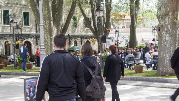 ЈУГ РЕПУБЛИКЕ СРПСКЕ БИО ПРЕПУН ЗА ПРВОМАЈСКЕ ПРАЗНИКЕ  Требиње врви од туриста