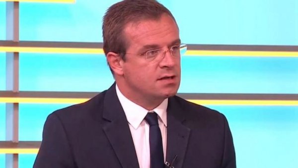 НАТО ЛОБИСТА ПОНОВО ПОЗИВА НА НАСИЉЕ: Смета му велики скуп који је председник најавио за 26. мај НАТО ЛОБИСТА ПОНОВО ПОЗИВА НА НАСИЉЕ: Смета му велики скуп који је председник најавио за 26. мај