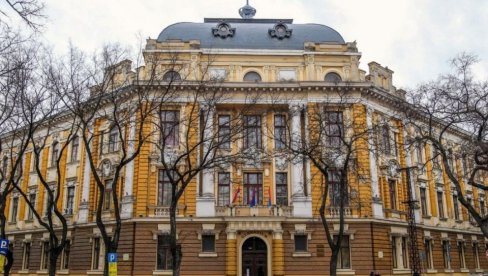 SUBOTIČKA GIMNAZIJA: Otvaraju specijalno odeljenje za biologiju i hemiju SUBOTIČKA GIMNAZIJA: Otvaraju specijalno odeljenje za biologiju i hemiju