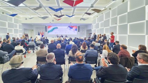 ЧАДЕЖ: Добри односи Србије и Мађарске темељ за још снажнију привредну сарадњу