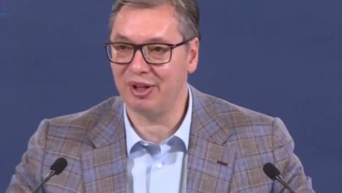 SVEĆU ŽRTVAMA SAM ZAPALIO U CRKVI Vučić odgovorio na provokativna pitanja novinara: Nisam vodio kamere i pravio predstavu od toga