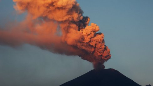 OPASNOST OD VULKANA U MEKSIKU: Popokatepetl počeo da izbacuje pepeo