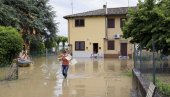 TONE BLATA SE UVUKLE U KUĆE I DRUGE OBJEKTE: Vatrogasci imaju pune ruke posla, u ovim regijama je najgore (VIDEO)