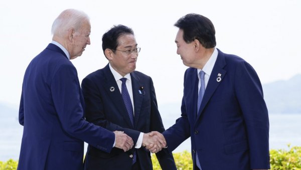 ТЕМЕ ВОЈНА САРАДЊА И ЕКОНОМСКА ПРИНУДА КИНЕ: Бајден позвао лидере Јапана и Јужне Кореје на састанак у Вашингтон