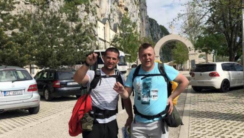 POHOD SVETOM VASILIJU ZA MAGDALENIN OSMEH: Miličević i Vuković iz Istočnog Sarajeva pešačili na poklonjenje do Ostroga