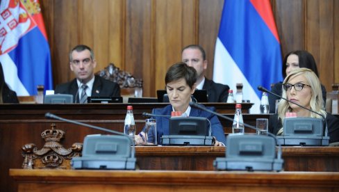 Brnabić: Očekivala sam da će današnja sednica početi izvinjenjem doktorki čiju stručnost je doveo u pitanje Miroslav Aleksić