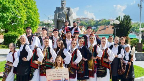 ČUVAJU TRADICIJU:  Folkloraši iz Krajšnika osvojili „Zlatni opanak“ u Valjevu (FOTO)