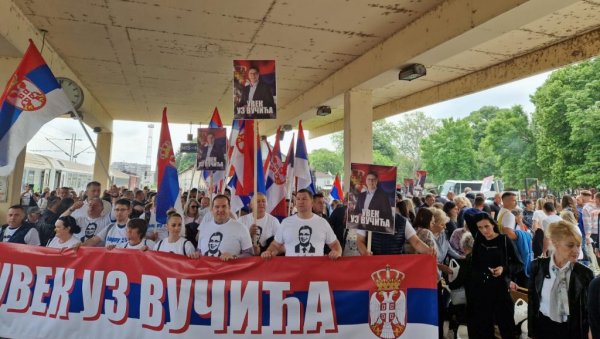 СРБИЈА НАДЕ: Грађани из свих крајева наше земље кренули на највећи скуп у Београду (ВИДЕО)