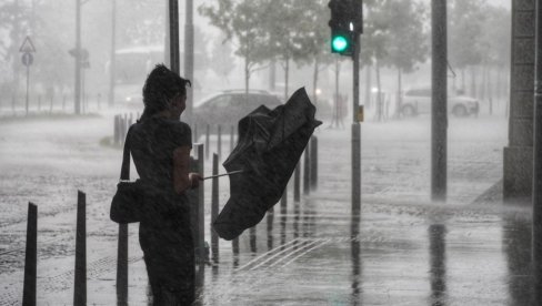 SPREMITE SE ZA KIŠU Hitno se oglasio RHMZ: Ovaj deo Srbije prvi na udaru (FOTO)