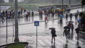 OPRAŠTAMO SE OD MIHOLJSKOG LETA: Pljuskovi sve do utorka - ovo je prognoza RHMZ za naredne dane OPRAŠTAMO SE OD MIHOLJSKOG LETA: Pljuskovi sve do utorka - ovo je prognoza RHMZ za naredne dane