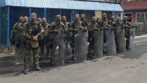 НОВА ПРОВОКАЦИЈА У ЗУБИНОМ ПОТОКУ: Куртијева полиција поставила таблу Република Косово