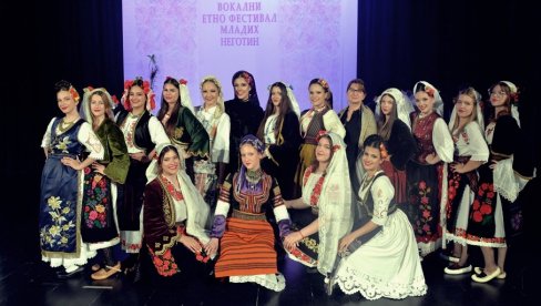 ODRŽAN 10. VOKALNI ETNO FESTIVAL MLADIH: Pobednici kikindske „Gusle“ i negotinska „Marinika“ (FOTO)