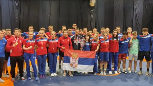 SRBIJA IMA SVETLU BUDUĆNOST: Rvači osvojili 16 medalja u Poreču