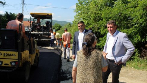 NOVO RUHO JOSIFA PANČIĆA: Nastavljeno asfaltiranje ulica u Vlasotincu