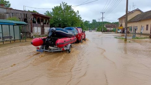 NAJTEŽE U LOZNICI I OKOLINI ŠAPCA: Stručnjaci savetuju - Šta nikako ne treba raditi kad krene bujica