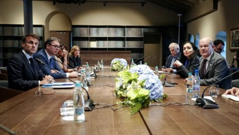 ŠOLC I MAKRON TRAŽE NOVE IZBORE NA SEVERU KiM: Franuski i nemački lideri se sastali sa Vučićem i Osmanijevom ŠOLC I MAKRON TRAŽE NOVE IZBORE NA SEVERU KiM: Franuski i nemački lideri se sastali sa Vučićem i Osmanijevom