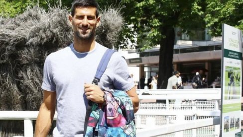 OTKRIVENO GDE JE ĐOKOVIĆ PROVEO DAN U PARIZU: Noleta tražili na terenu, on bio na hipodromu OTKRIVENO GDE JE ĐOKOVIĆ PROVEO DAN U PARIZU: Noleta tražili na terenu, on bio na hipodromu