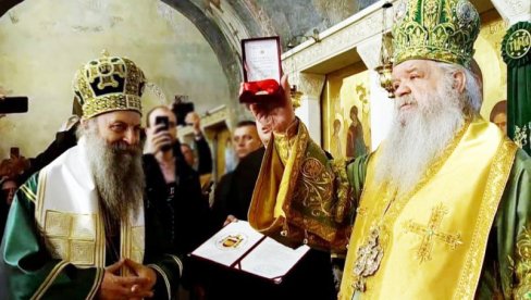 PATRIJARH PORFIRIJE U OHRIDU: Uručeno mu najviše odlikovanje MPC – Ohridske arhiepiskopije